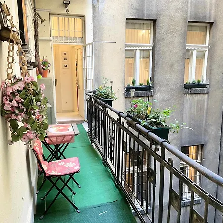 דירה Rainbow Pearl At St Stephen' S Basilica *