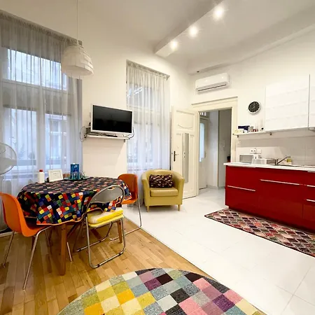 Rainbow Pearl At St Stephen' S Basilica דירה *