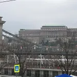 Rainbow Pearl At St Stephen' S Basilica 아파트 *