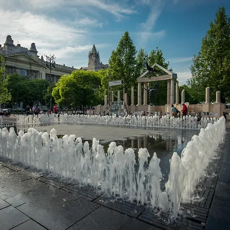 شقة Rainbow Pearl At St Stephen' S Basilica *
